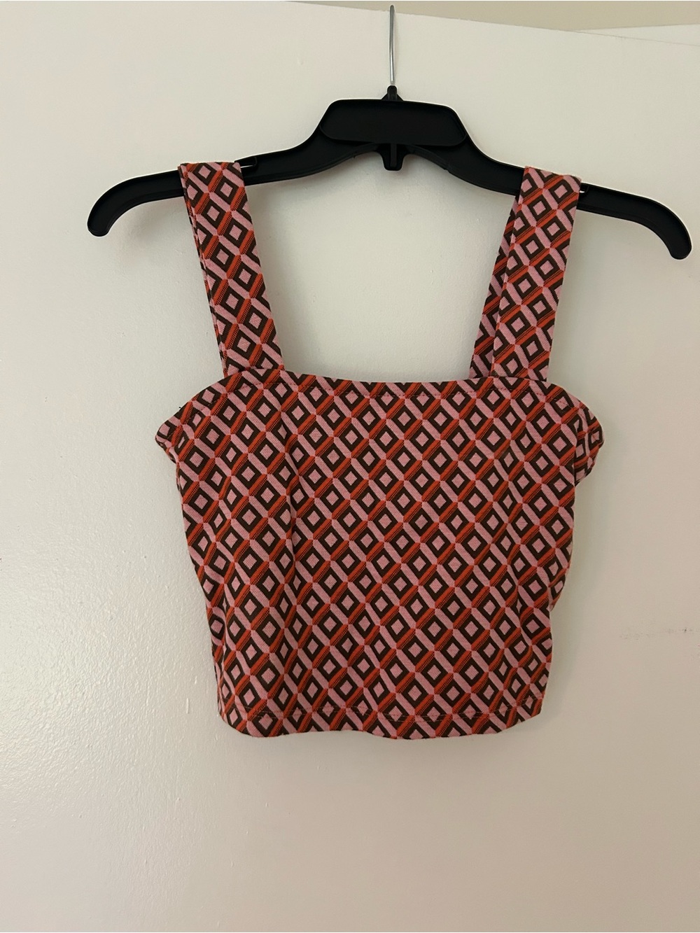 Amisu Pink & Orange Geometric Square-Print Crop Top